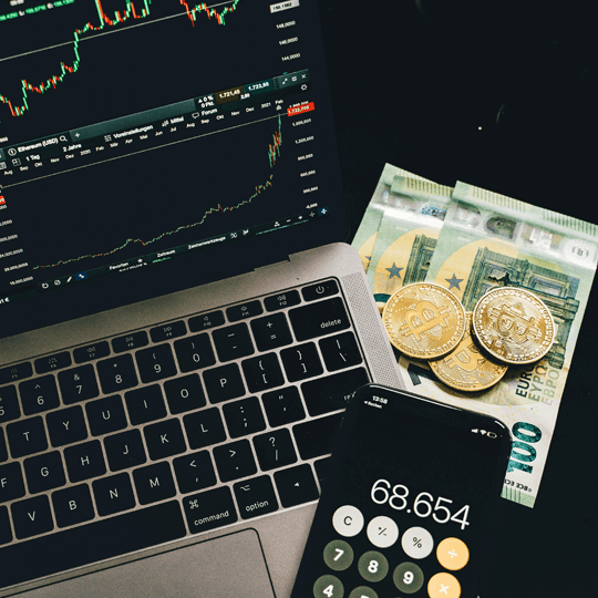 Instant Evista Ai - Team di esperti di criptovalute